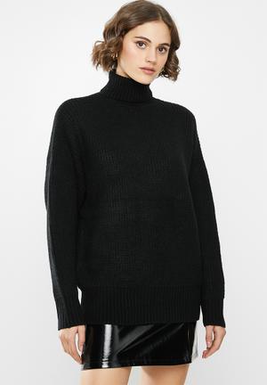 Premium boyfriend roll neck - black