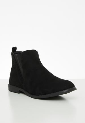 buy black boots online