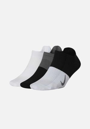 nike cortez and footie socks 