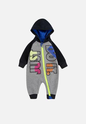 newborn boy nike sets