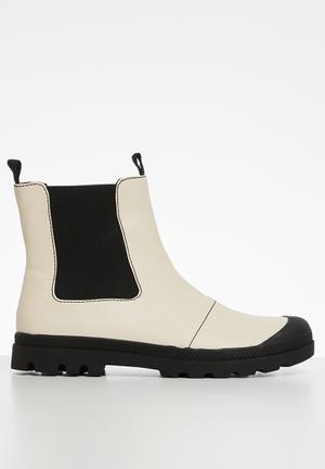 Out and About With Cotton On | The Way 