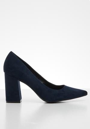 navy heels cheap