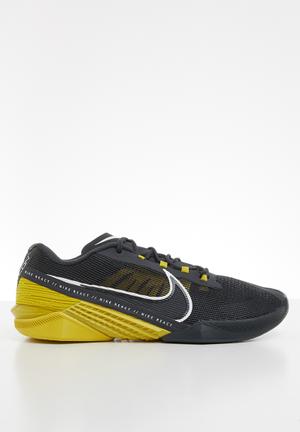 buy nike shoes online