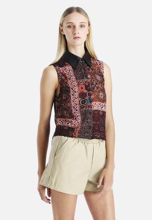 Printed Sleeveless Blouse With Pleather Collar 