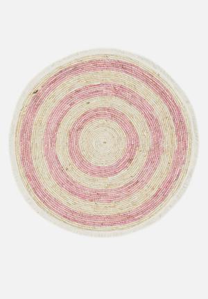 Round corn leaf rug - pink