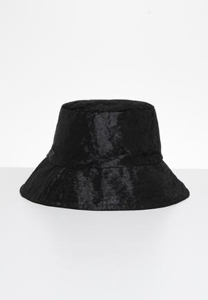 h and m black hat