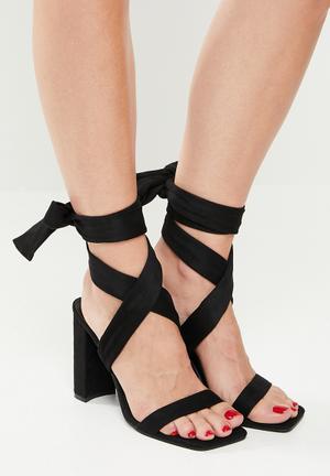 black block heels short