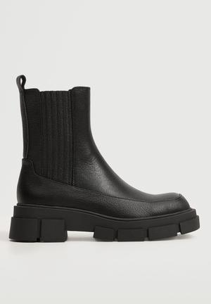 mango tractor boots
