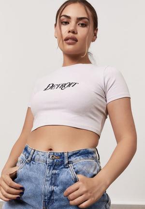 Lcn Nfl Cropped Fitted Graphic Tee