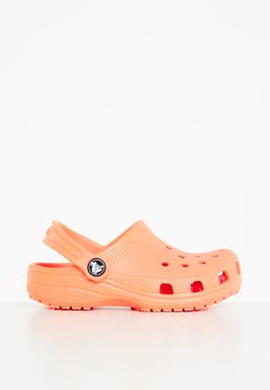 orange fur crocs