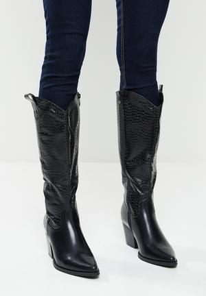 tall black boots for women