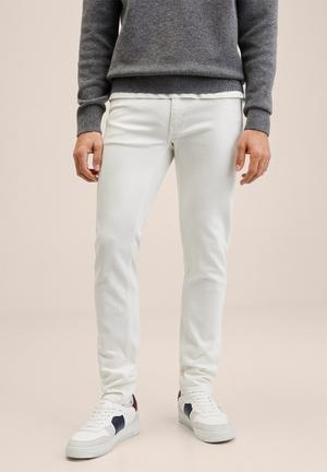 gap white denim jeans