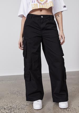 female cargo pants black