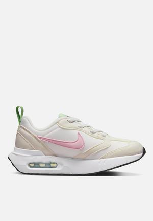 superbalist ladies nike sneakers