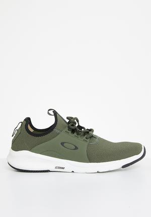 Men Sneakers - Buy Sneakers for Men 