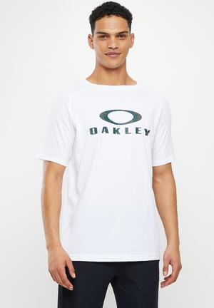 Oakley - Buy Oakley Clothing & Accessories Online in SA | SUPERBALIST