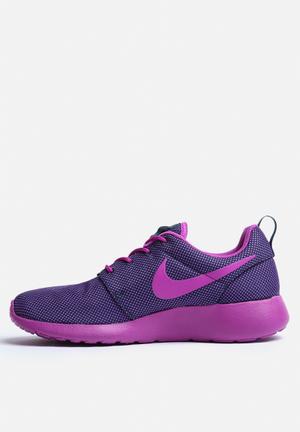 nike roshe one purple