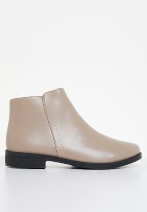 Ankle boots online outlet shopping