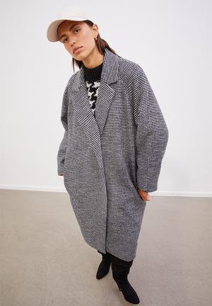 Double-breasted coat - white/dogtooth-patterned