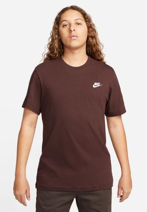 sportscene nike t shirts