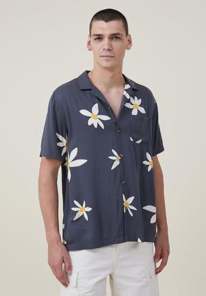 Riviera short sleeve shirt - black space floral 