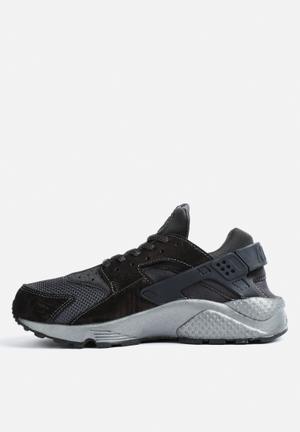 wmns air huarache run prm