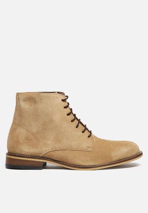 Suede boot