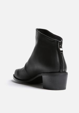 billini black cowboy boots
