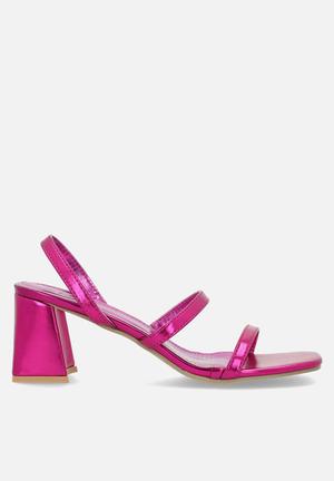 Buy Pink stone and pearl embellished heels by Tiesta at Aashni and Co