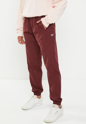 Puma Cross The Line Warm Up Mens Blue Track Pant: Buy Puma Cross The Line  Warm Up Mens Blue Track Pant Online at Best Price in India | NykaaMan