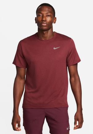 burgundy nike clothes