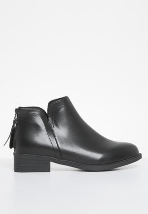 Black boots outlet online south africa