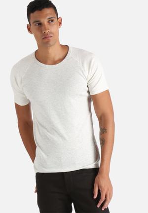 Joey Tee 