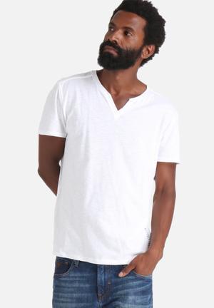 Injected Slub Split Tee