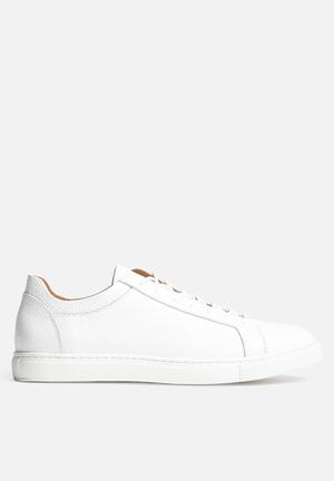 Dylan Grained Sneaker
