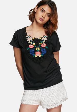 Camilla embroidered tee