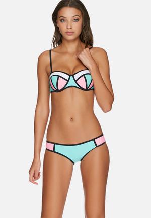 Judy flamingo bottom