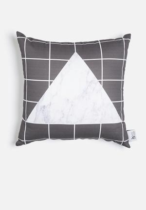 Triangle element printed cushion