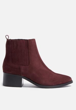 Santina suede boot