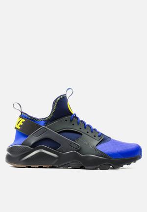Air Huarache Run Ultra SE