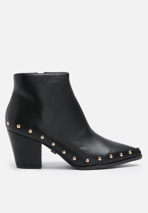Fiona pointed boot