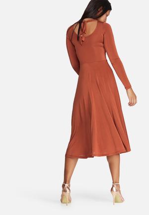pour moi slinky jersey tie sleeve tea dress