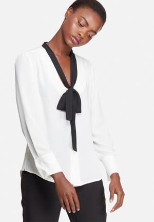 Kitty bow blouse