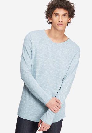 Textured crew neck knit