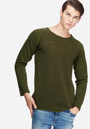 Raw edge pullover knit