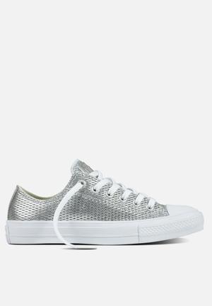 Chuck Taylor All Star II Perf Leather