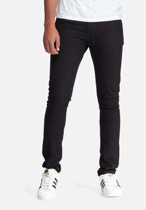 Skinny fit denims