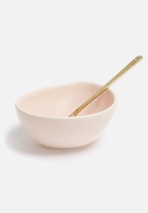 Pink bowl & gold spoon