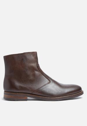 Junior leather boot