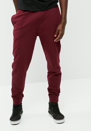 Basic slim fit sweatpant
